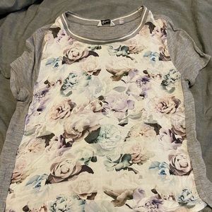 Reitmans floral and grey tshirt